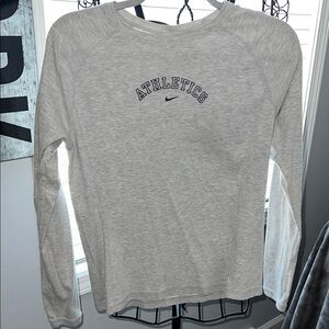 Nike Heather Gray Athletic Long Sleeve Shirt